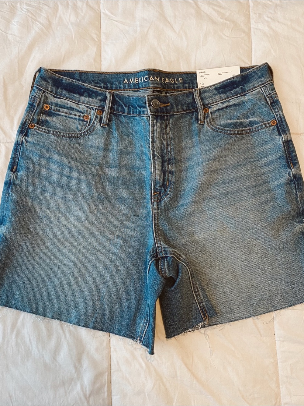 American Eagle Strigid 6” Denim Shorts